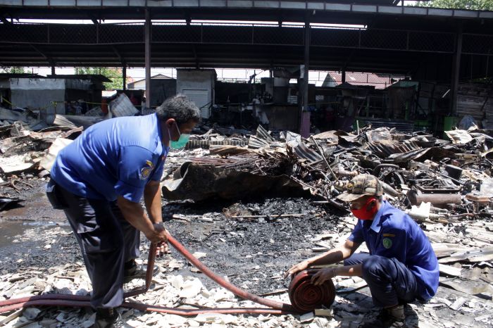 Kebakaran, Pasar Weleri Kendal Jadi Abu