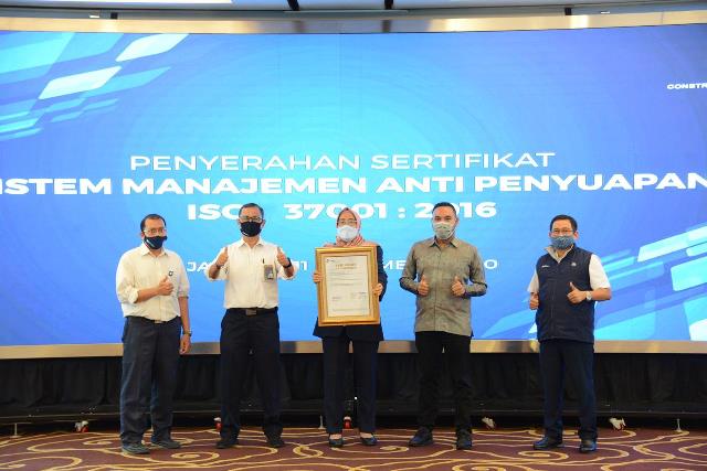 PTPP Terima Sertifikat Sistem Manajemen Anti Penyuapan