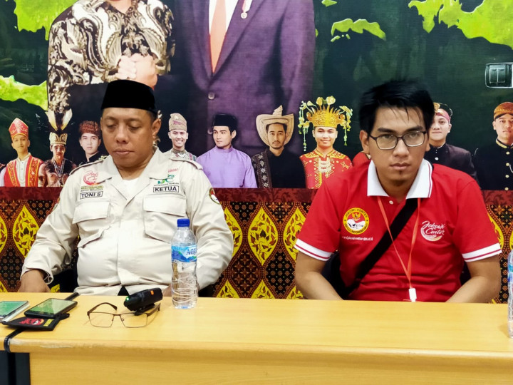 Bantu Warga Terdampak Covid-19, Personel Kangen Band Terharu