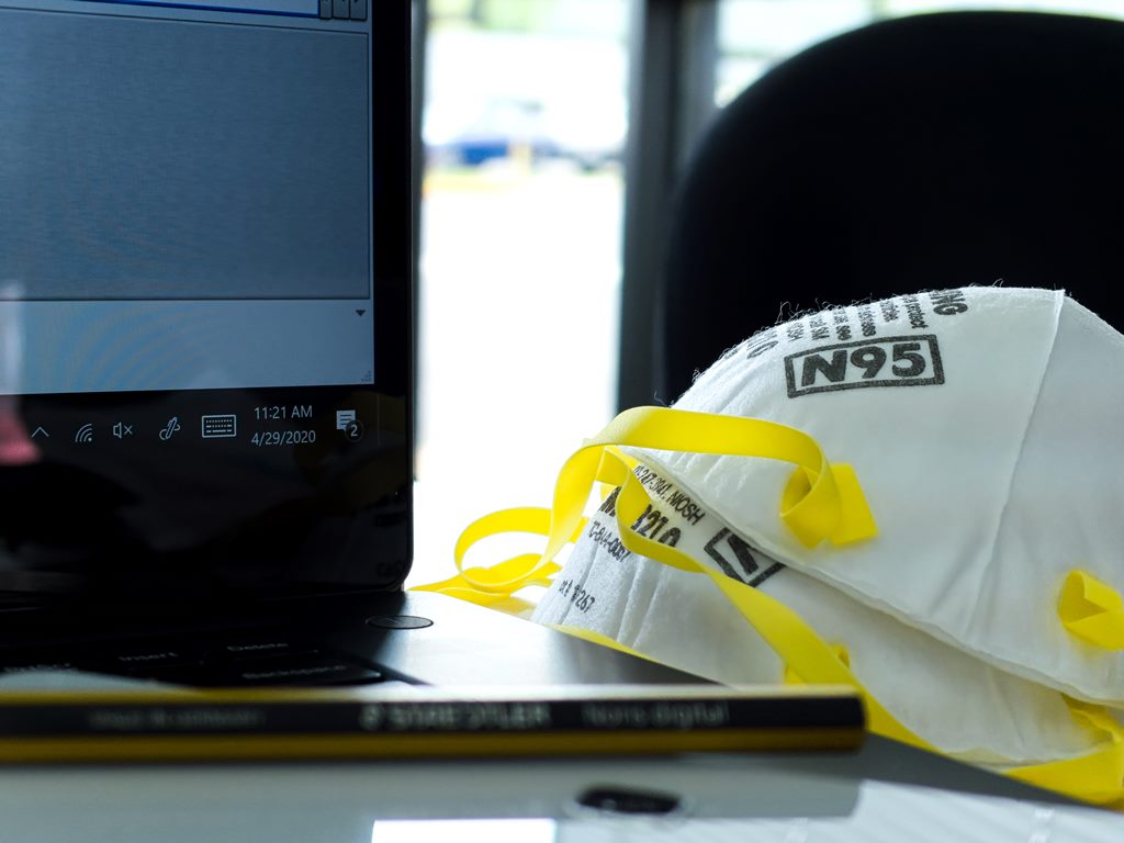 CDC dan lembaga pemerintah lainnya juga mengatakan bahwa masker N95 tidak untuk digunakan oleh masyarakat umum. (Foto: Unsplash)
