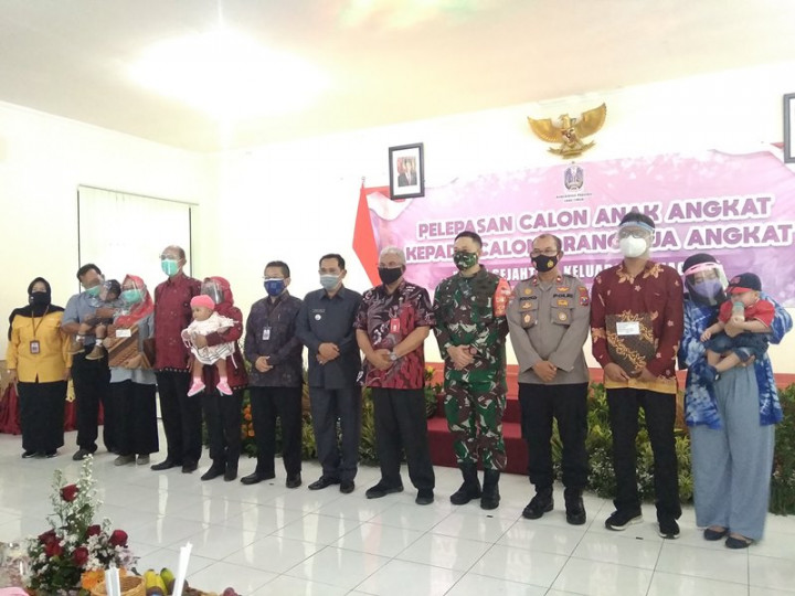 12 Anak Terlantar di Jatim Mendapat Orang Tua Asuh