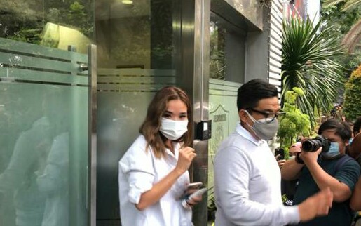 Usai Diperiksa, Gisel Irit Bicara