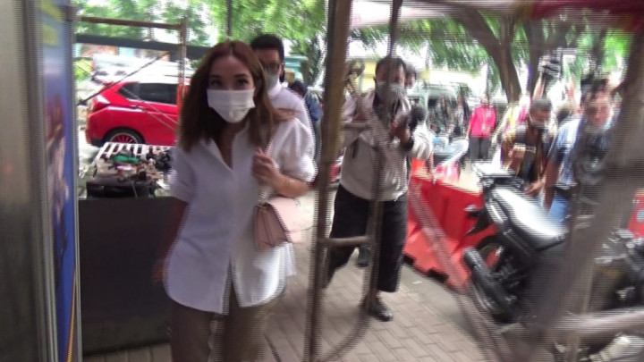 Polisi Kejar Pelakon Pria di Video Syur