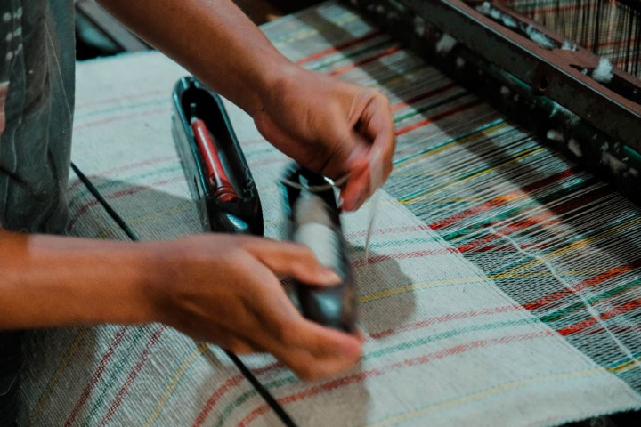 Menyulap Limbah Tekstil Jadi Benang Daur Ulang