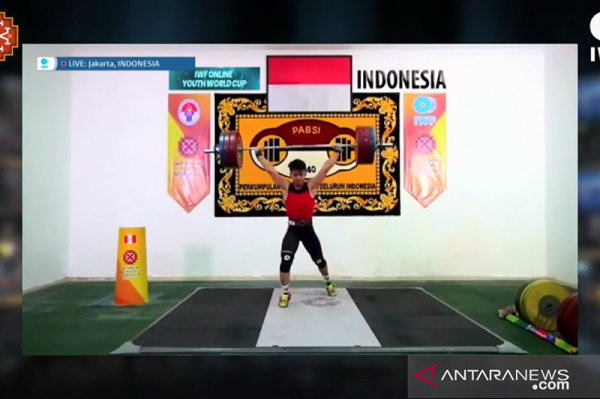 Rizky Juniansyah Dinobatkan sebagai Lifter Muda Terbaik IWF