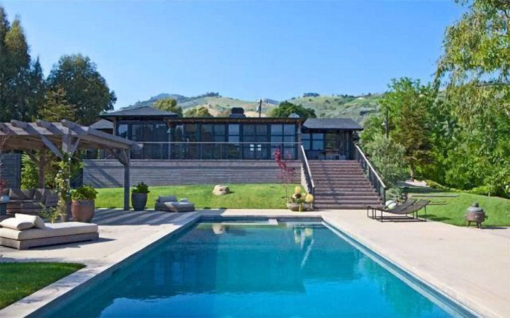 Rumah Bekas Kebakaran Milik Liam Hemsworth dan Miley Cyrus Dijual Murah