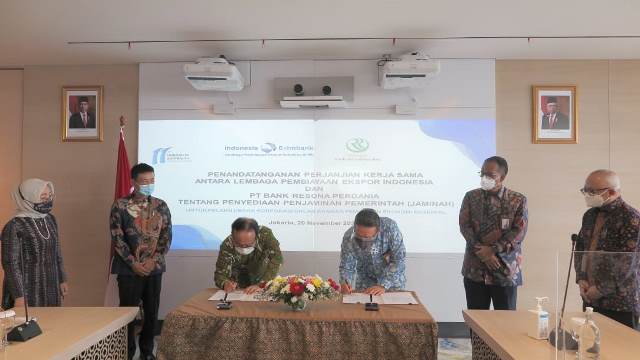 Penandatangan kerja sama LPEI dan 4 Bank  - - Foto: dok LPEI