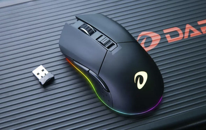 Dareu EM901, Mouse Gaming Wireless Harga Rp400 Ribu