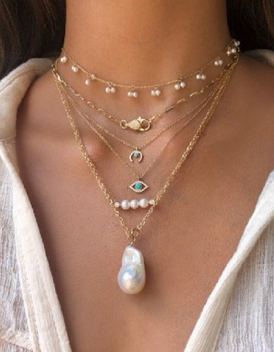 Kamu juga bisa menambahkan kalung dengan batu permata atau mutiara agar lebih bersinar. (Foto: Dok. Adinasjewels.com)