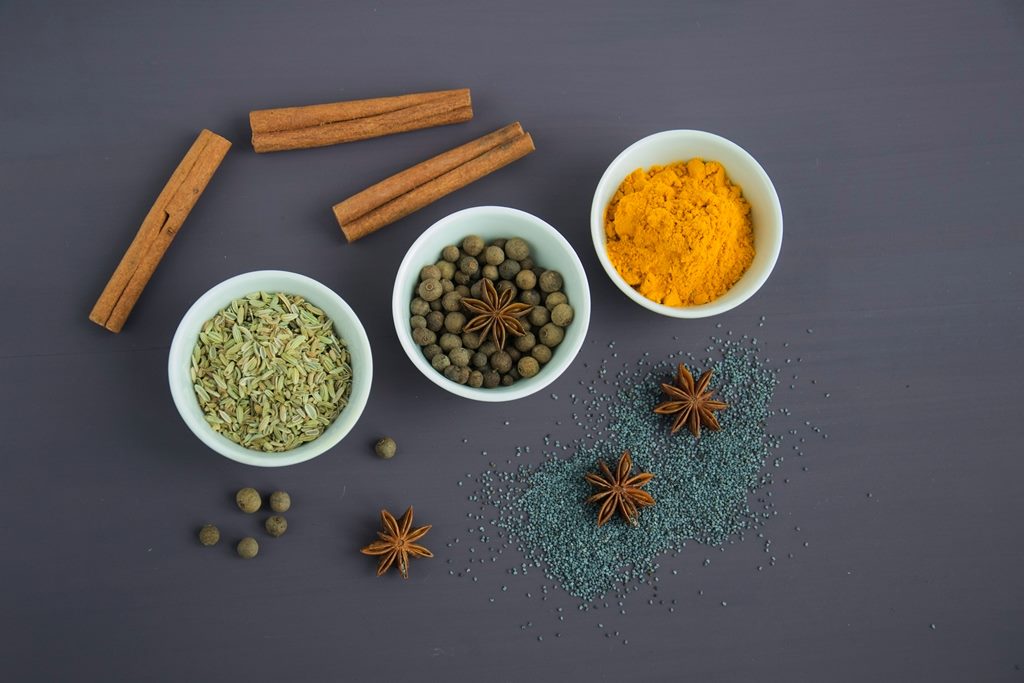 Pengobatan alternatif kerap menggunakan obat herbal (Foto: Pexels)