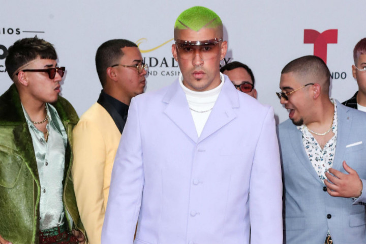 Bad Bunny Batal Tampil di AMA 2020 karena Positif Covid-19