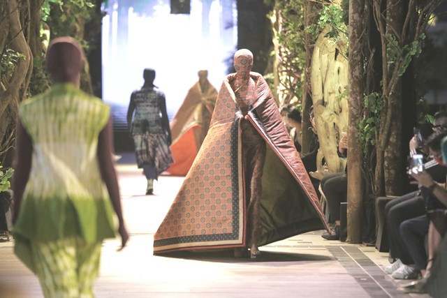 Koleksi kedua Irsan untuk Lakon Indonesia bertajuk A Journey to Java. (Foto: Istimewa)