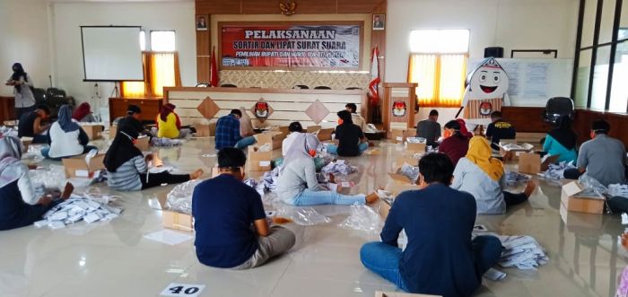 KPU Klaten Sortir 988.344 Surat Suara