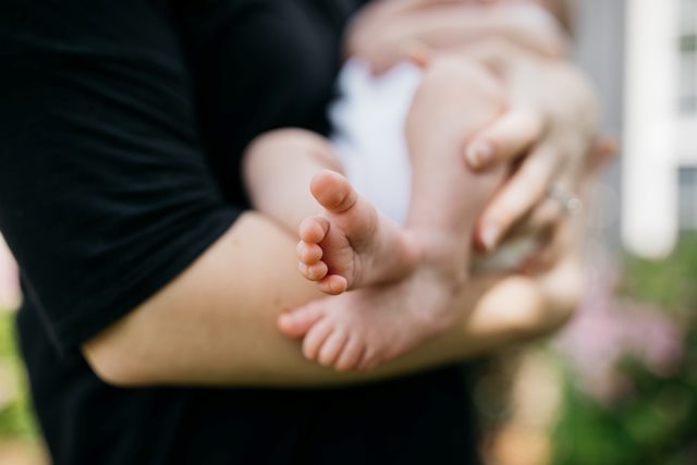 Jika ibu pasien covid-19 sakit, apakah tetap bisa memberikan ASI? WHO menjawab hal ini. (Foto: ILustrasi/Unsplash.com)