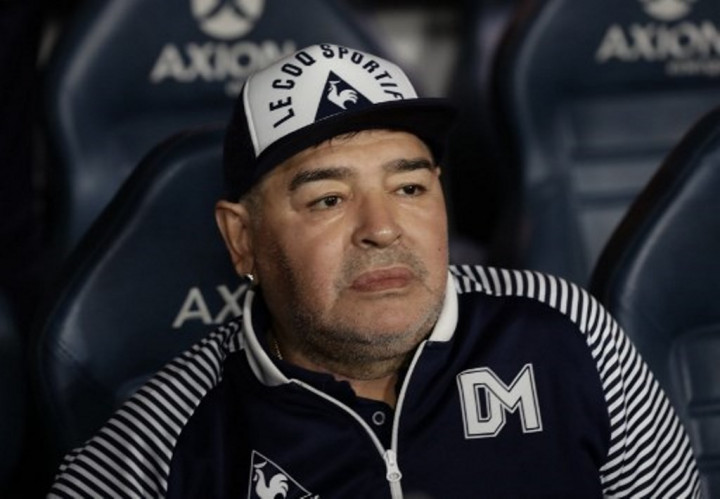 Diego Armando Maradona Meninggal Dunia