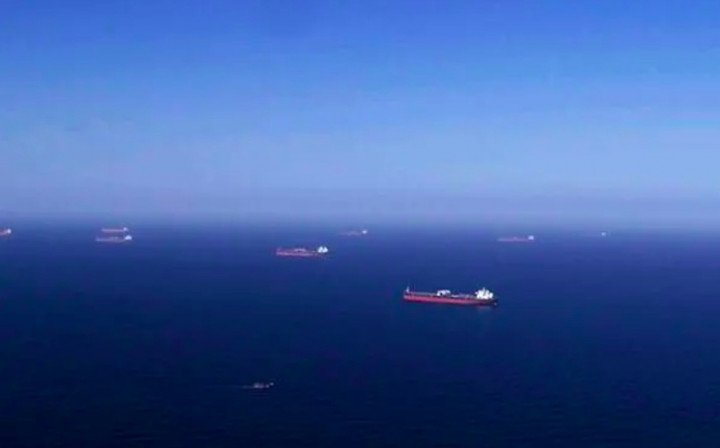 Tanker Yunani Terkena Ledakan dari Kapal Houthi di Arab Saudi