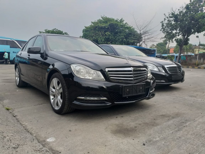 Bisnis Mobil Mewah Bekas Taksi Laris Manis Selama Pandemi