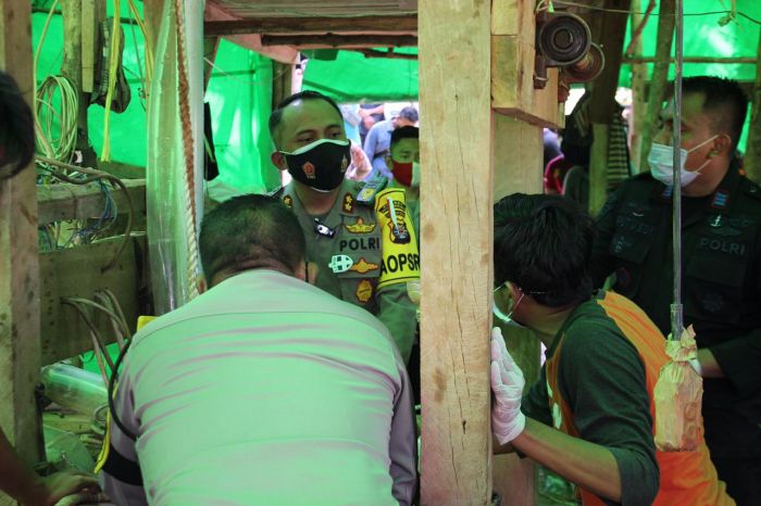 Pencarian 7 Penambang Emas Tertimbun Longsor Dihentikan