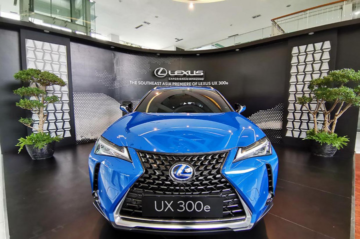 Lexus UX 300e, Pertama Di Asia Tenggara