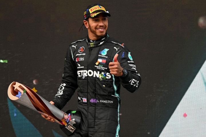 Lewis Hamilton Dinilai Layak Diberi Gelar Ksatria Inggris