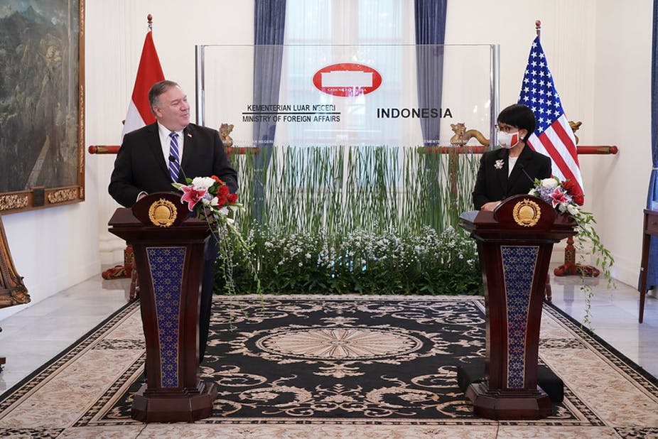   Menteri Luar Negeri Amerika Serikat, Mike Pompeo, melakukan kunjungan ke Indonesia pada tanggal 29 Oktober 2020. Pompeo menegaskan kembali hubungan bilateral yang telah terjalin erat, keterlibatan multilateral dalam tantangan keamanan kawasan, dan kemit