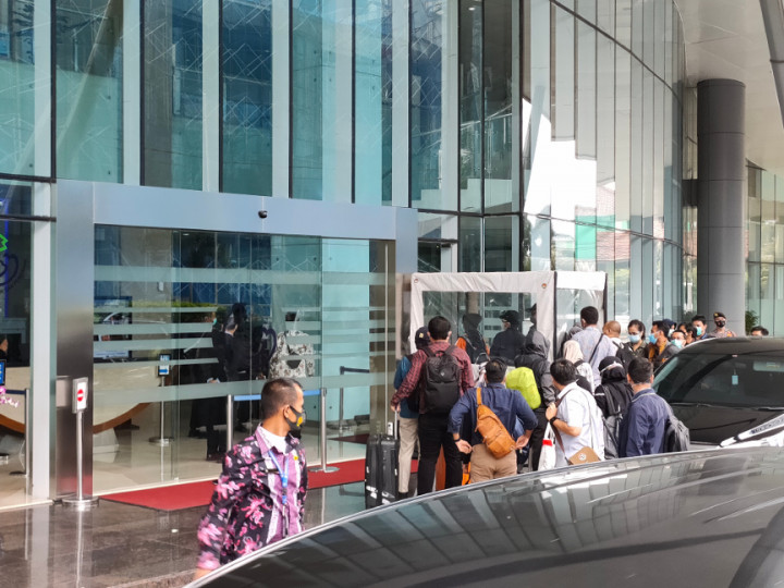 Novel dan Rombongan Penyidik KPK Geledah Bekas Kantor Edhy Prabowo