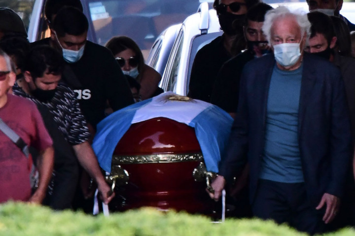 Melihat Prosesi Pemakaman Sang Legenda Diego Maradona