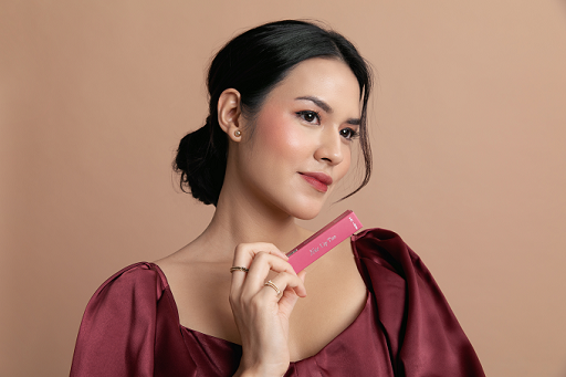SASC berkolaborasi dengan Raisa meluncurkan rangkaian koleksi make up untuk perempuan Indonesia. (Foto: Dok. SASC)