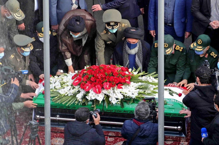 Suasana Pemakaman Ilmuwan Nuklir Iran Mohsen Fakhrizadeh