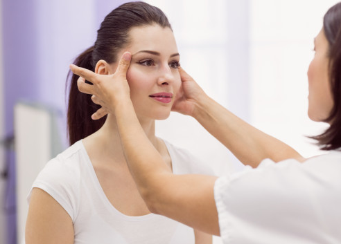 5 Tanda Kamu Membutuhkan Dokter Kulit