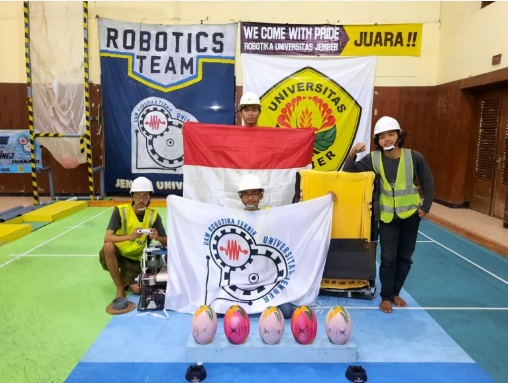 Tim robotika Unej. Humas Unej