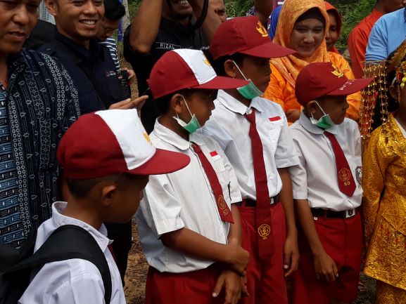 Jelang KBM Tatap Muka, Disdik Aceh Bagikan Masker ke Sekolah