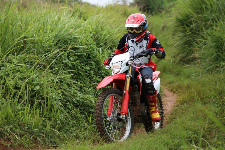 Inilah Riding Gear yang Tepat Saat Berkendara Offroad