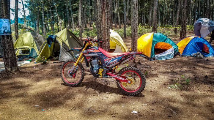 Paket Modifikasi Offroad Scarlet Racing untuk Kuda Besi