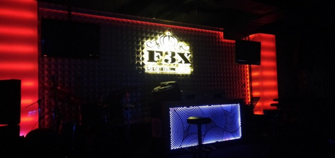 Ilustrasi--Tempat hiburan malam FEX Karaoke di Kota Bandung, Jawa Barat. (Foto: Medcom.id/Roni)