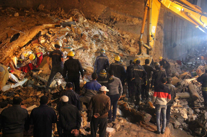 Sebuah Bangunan di Alexandria Mesir Runtuh, 3 Tewas