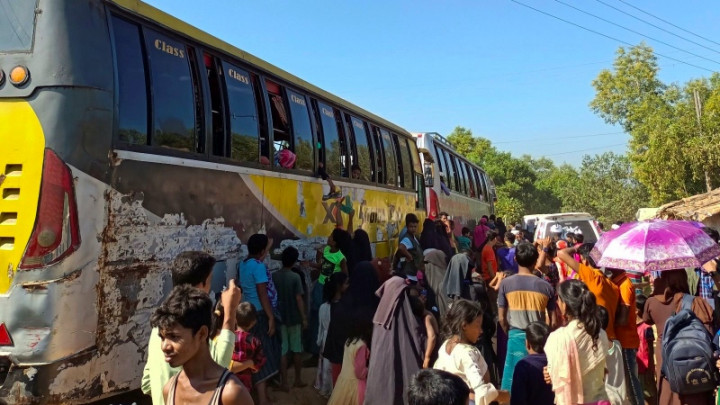Pengungsi Rohingya Dipindahkan ke Pulau Terpencil Berbahaya di Bangladesh