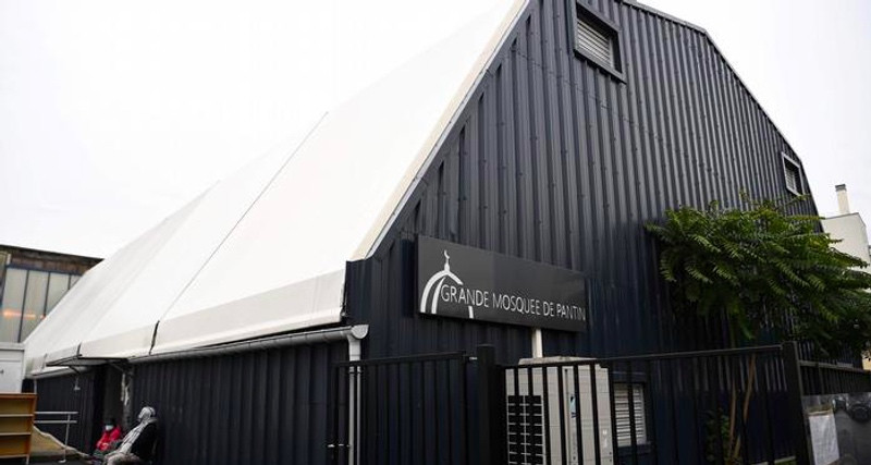 Masjid di Prancis akan diperiksa oleh pihak keamanan. Foto: AFP