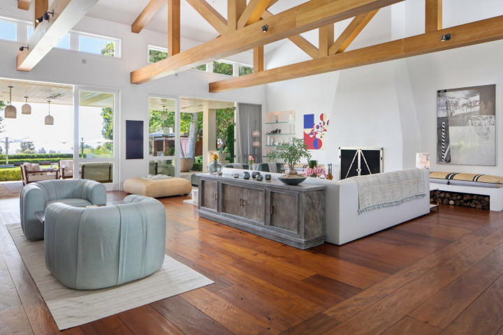 Mewahnya Rumah Ryan Seacrest yang Dijual Rp1,2 Triliun