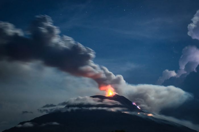 Hujan di Gunung Ile Lewotolok Picu Banjir Lahar Dingin