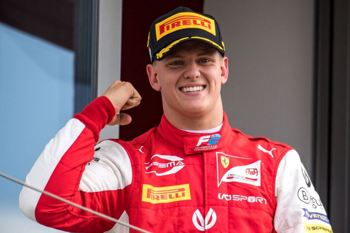 Mick Schumacher Segel Gelar Juara Formula 2