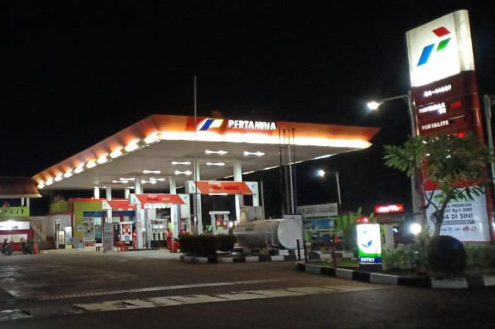 Tips Aman & Mengantisipasi Kebakaran Mobil Saat Isi Bensin