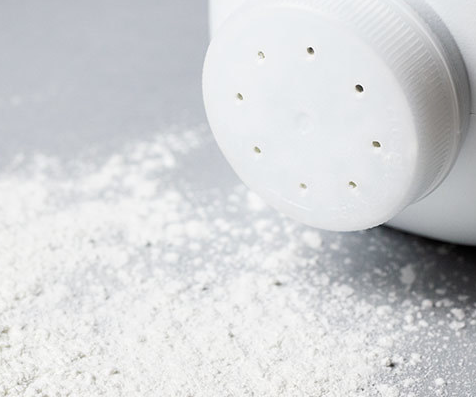 6 Trik Beauty Hacks dari Bedak Bayi yang Tak Terduga