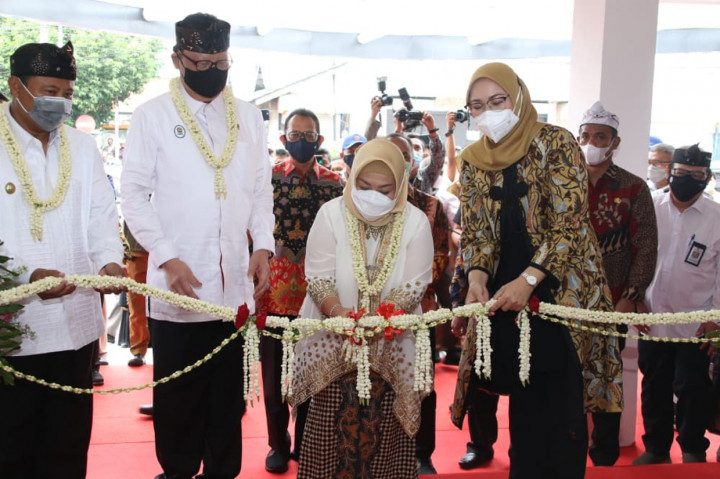 Menpan RB Resmikan Mal Pelayanan Publik Madukara di Purwakarta