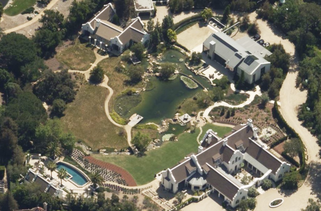 Properti mewah baru milik Ellen DeGeneres dan istrinya Portia de Rossi.Foto: Bing Maps