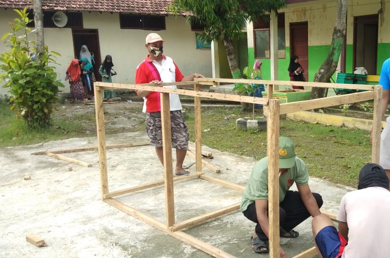 Antisipasi Kerumunan, TPS Pilkada Demak Didirikan di Halaman Sekolah