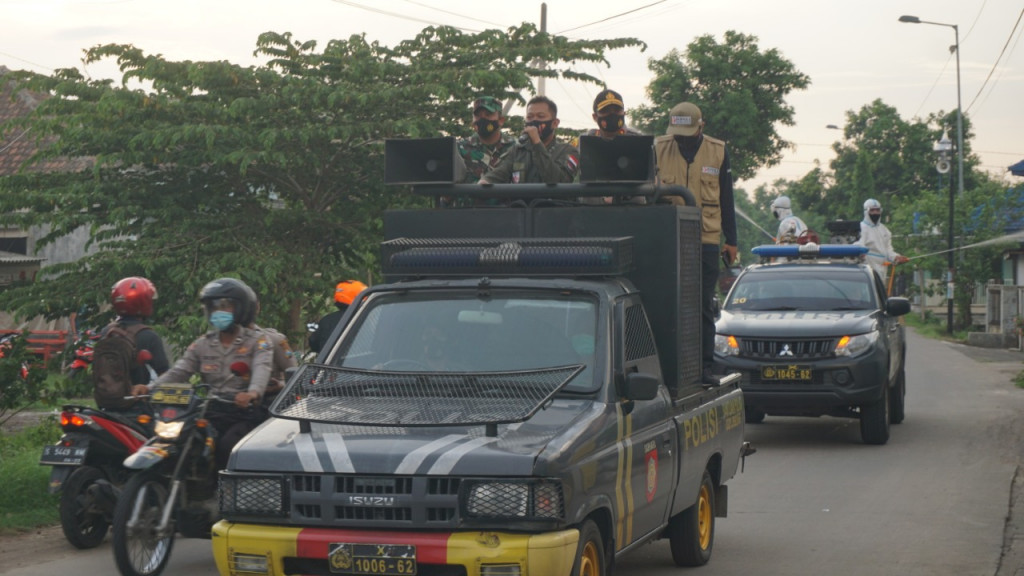 Polisi dan TNI di Mojokerto Blusukan Ajak Warga tidak Golput