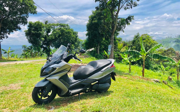 Kenyamanan Motor Eropa di Kymco Downtown 250i