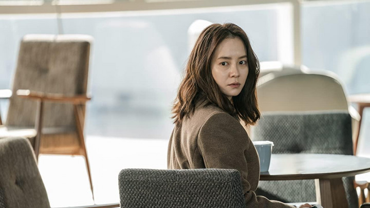 Song Ji Hyo Susutkan Berat Badan demi Terlihat Menakutkan di Intruder