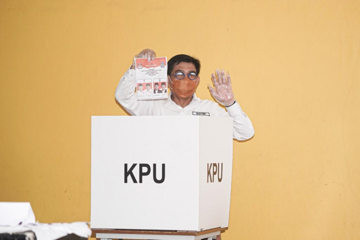 Usai <i>Nyoblos</i>, Machfud Arifin Optimistis Menang Lawan Eri Cahyadi